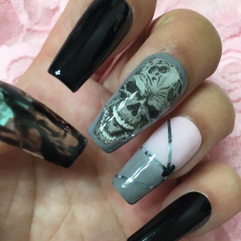 Pink/grey and black skull smoke effect gothic press on nails pPN65